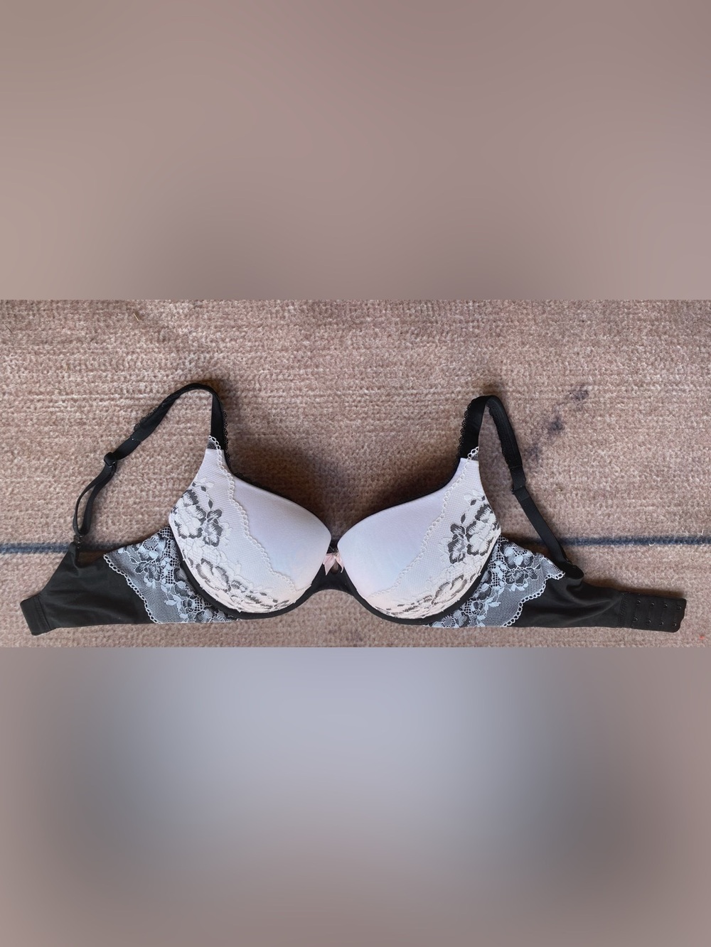 Body by Victoria Secret Perfect Shape white with black lace push up bra 32DD